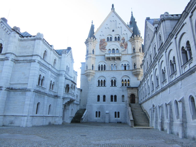 The 9 Worst Things About Neuschwanstein Castle